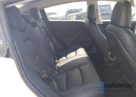 2018 Tesla Model 3 Long Range/Performance z USA, uszkodzony, nr VIN 5YJ3E1EB0JF093846